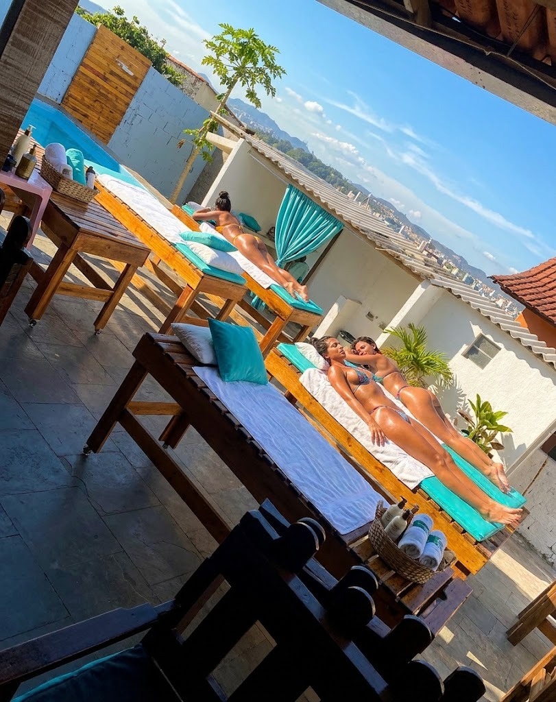 Rooftop e Piscina Radiance Bronzeamento
